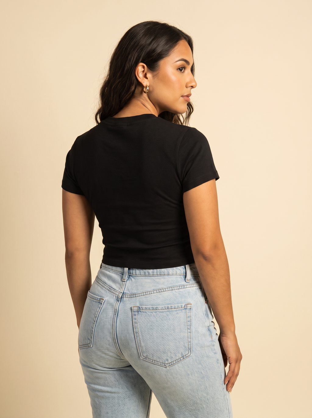 Black — Back fit detail